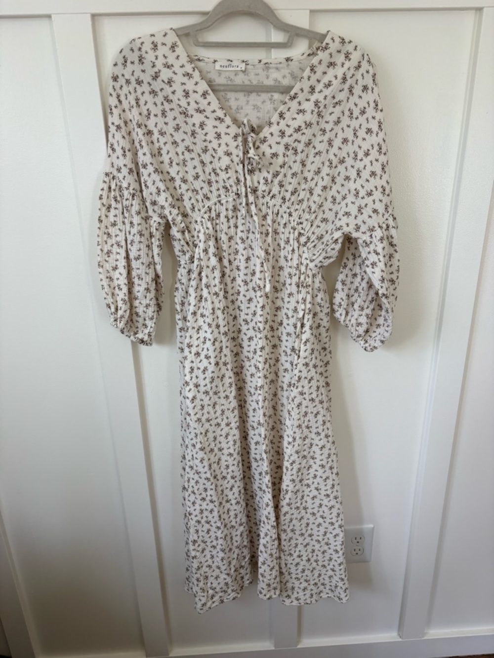 Neuflora floral dress size medium